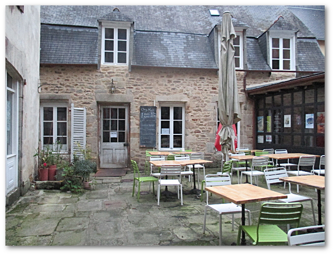 La maison des Jacob, 8 rue du Parc à Quimper, devenue un restaurant, 