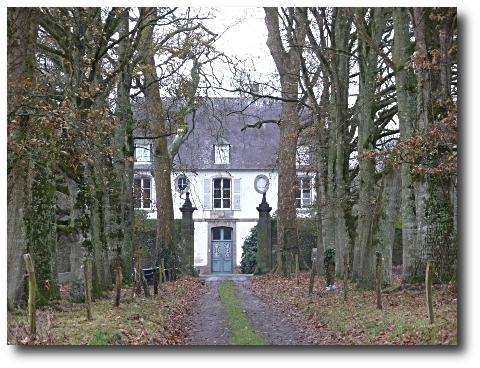 Le château de La Chênaie, à Plesder près de Dinan