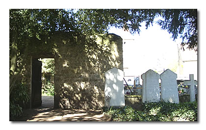 L'entrée du petit cimetière de Nohant. L'entrée du petit cimetière de Nohant.