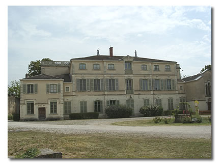 La maison de Saint-Maurice de Rémens La maison de Saint-Maurice de Rémens