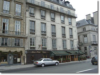 27 quai Voltaire à Paris.