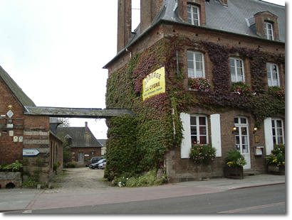 L'hôtel du Commerce à Tôtes, devenu Auberge du Cygne.