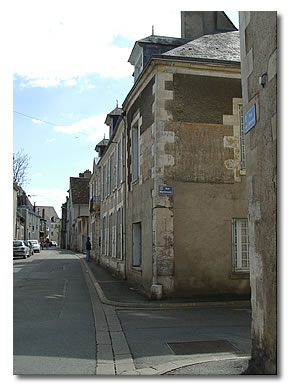 A l'angle de la rue de l'Avenier et de la rue Marmouse.