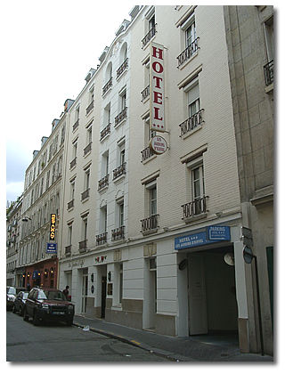 Le Pretty Hotel, 8 rue Amélie, devenu Les Jardins d'Eiffel