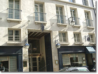 L'hôtel d'Aubusson, 33 rue Dauphine.