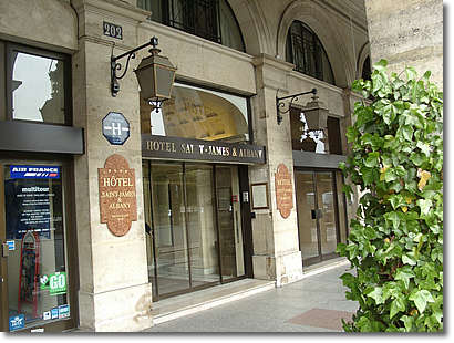 L'hôtel Saint-James et Albany, 202 rue de Rivoli et 211 rue Saint-Honoré à Paris.