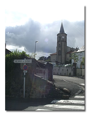 L'église d'Orcines. L'église d'Orcines.