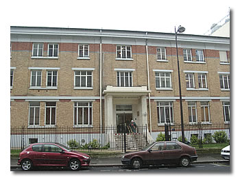 L'hospice Rotschild, 76 rue de Picpus L'hospice Rotschild, 76 rue de Picpus