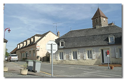 A gauche, l'auberge Tatin du roman A gauche, l'auberge Tatin du roman