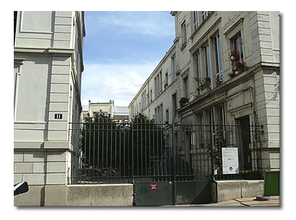 11 rue Chateaubriand.
