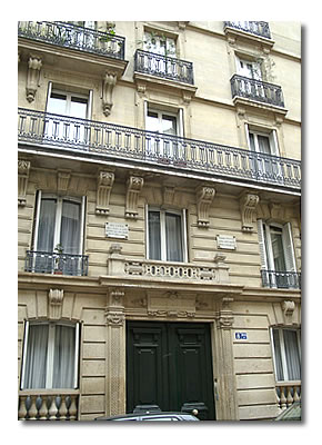 8 bis rue Laurent-Pichat.