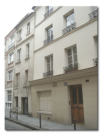 Mérimée a logé 25 rue Tournefort en 1820 (plaque). Mérimée a logé 25 rue Tournefort en 1820 (plaque).