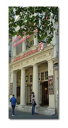 Le théâtre des Variétés, 7 boulevard Montmartre. Le café des Variétés se trouvait au n°9.