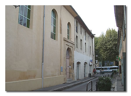A gauche, le 2 rue Mazarine. A gauche, le 2 rue Mazarine.