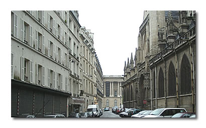 La rue des Prêtres-Saint-Germain-l'Auxerrois. La rue des Prêtres-Saint-Germain-l'Auxerrois.