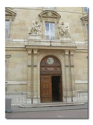 L'école normale, rue d'Ulm, bâtie sur les anciennes vignes du couvent des ursulines du faubourg Saint-Jacques.