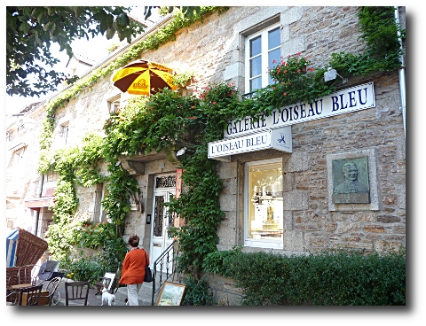 L’ex-Hôtel des Voyageurs de Julia Guillou, qui attirait une clientèle plus fortunée d’Anglo-saxons L’ex-Hôtel des Voyageurs de Julia Guillou, qui attirait une clientèle plus fortunée d’Anglo-saxons