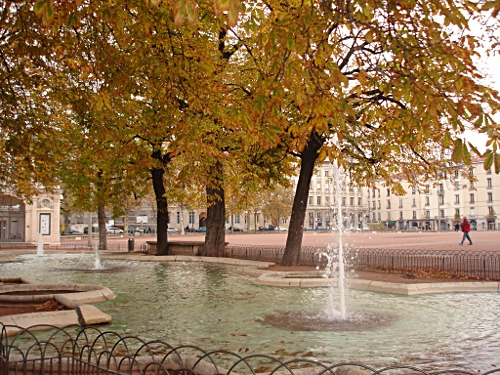 Lyon_Bellecour_Jetsdeaudef.jpg