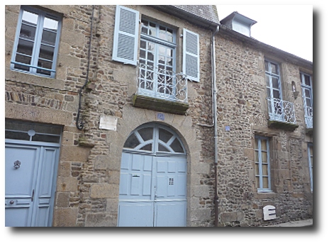 L'hôtel de Québriac, 3 rue Lesueur, propriété de Bénigne, soeur de François-René et épouse du comte de Québriac.