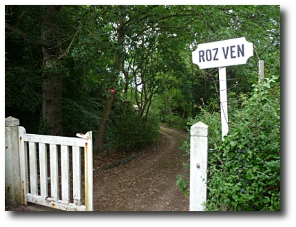 En descendant le chemin vers la mer... En descendant le chemin vers la mer...