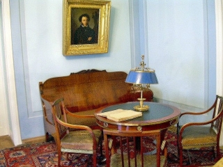 pouchkine_musee_interieur_salon.jpg