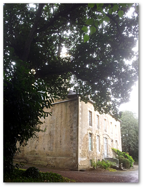 Le manoir de Monchoix à Pluduno, propriété de l'oncle de Chateaubriand, où l' Le manoir de Monchoix à Pluduno, propriété de l'oncle de Chateaubriand, où l'