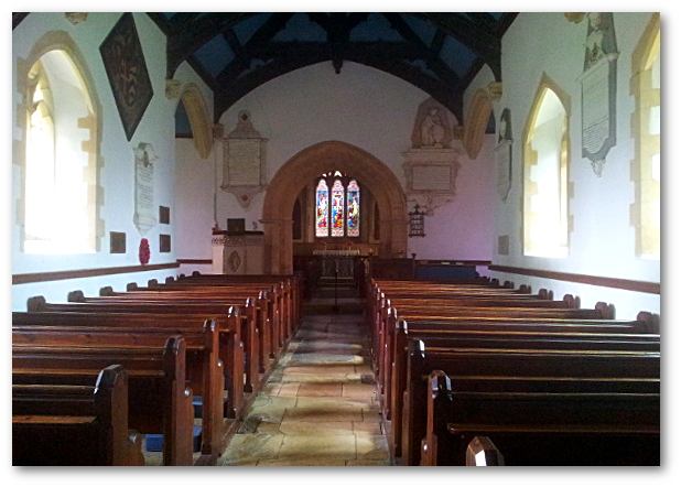 L'intérieur de l'église. L'intérieur de l'église.